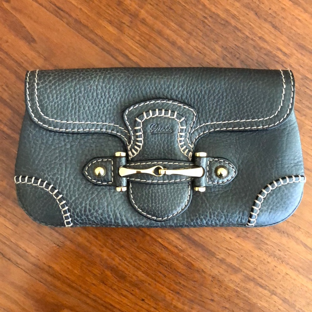 A Gucci Graphite Pebbled Leather Clutch